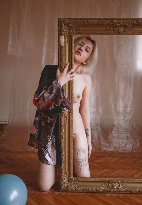 Simge Akkus actress photo