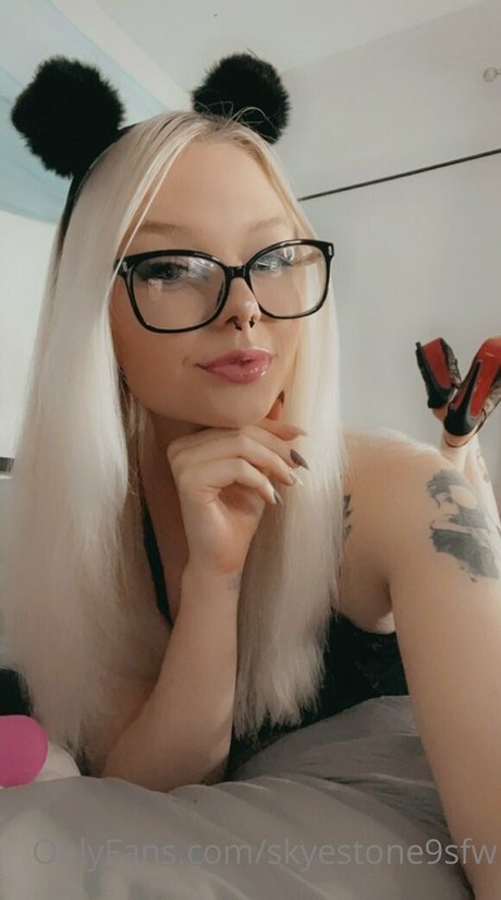 skyestone9sfw xxx pornstar gallery