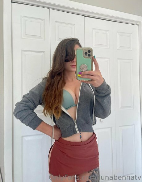 Luna Benna pornstar art picture