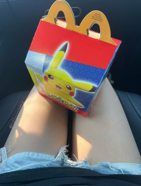 urshortie model nude picture