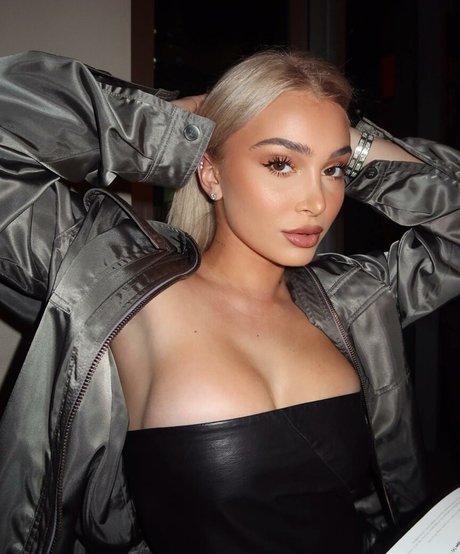 Camaryn Swanson pornstar nudes pictures