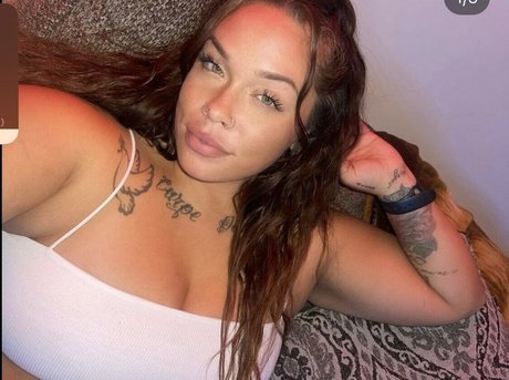 devine honeybb naked pornstar galleries