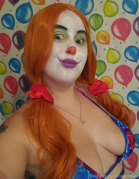 clowndivax hot model pics