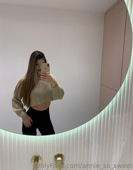 annie so sweet naked model photo