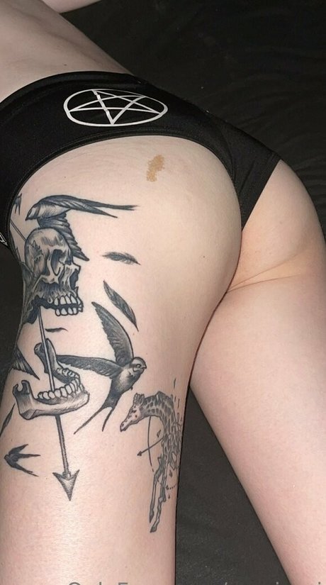 macironi porn model pic