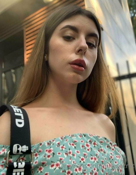 nickyxxlicky pretty actress photos