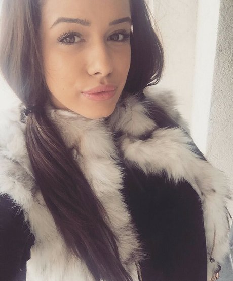 andreaann beautiful star pics