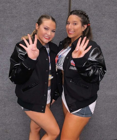 Kaylee Eller porn model galleries