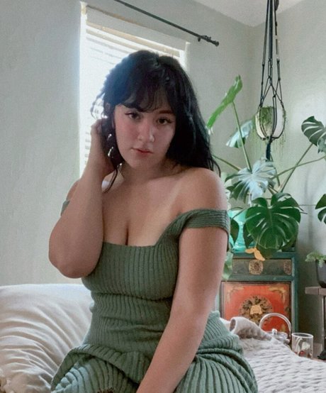 MapleDivine perfect actress picture