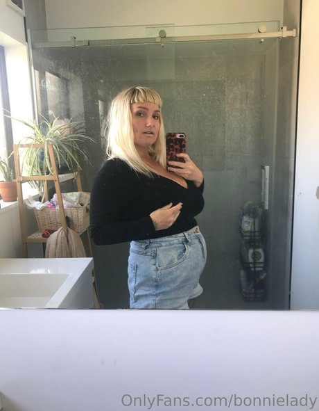 bonnielady nice pornstar image