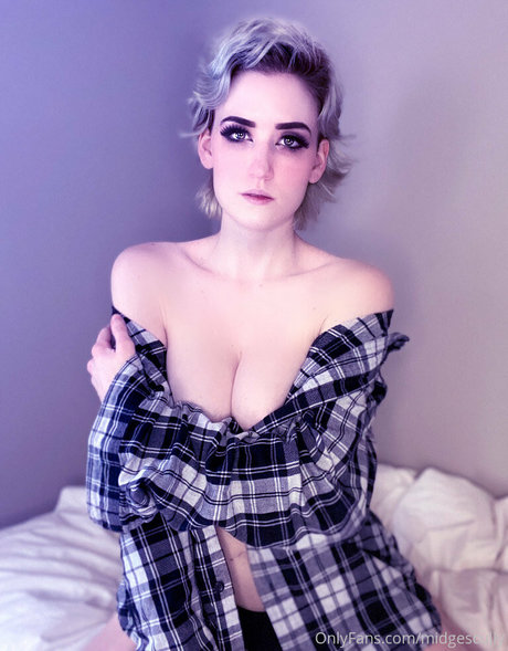 midgescully high quality model picture