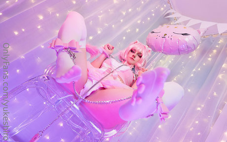 Yukeshiro pornstar sexy pics