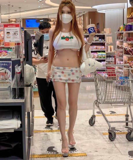 SexyCyborg xxx model pic