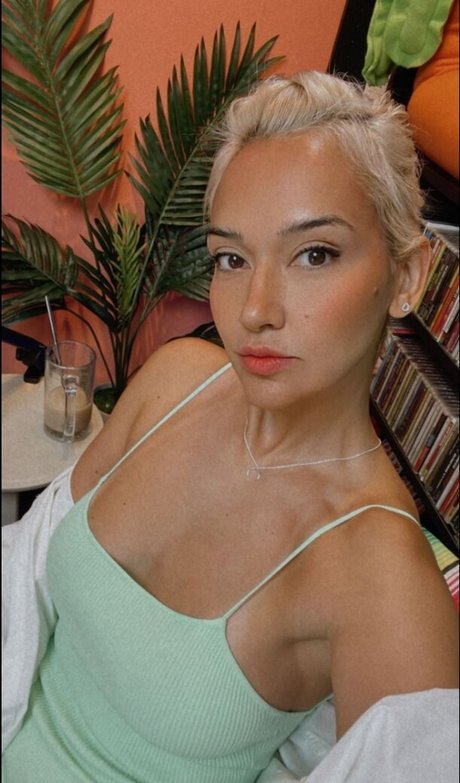 Geo Antoinette star nice picture