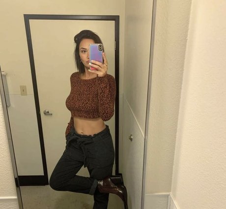 Geo Antoinette hot pornstar photo