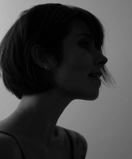 Soe Gwchwind star naked picture