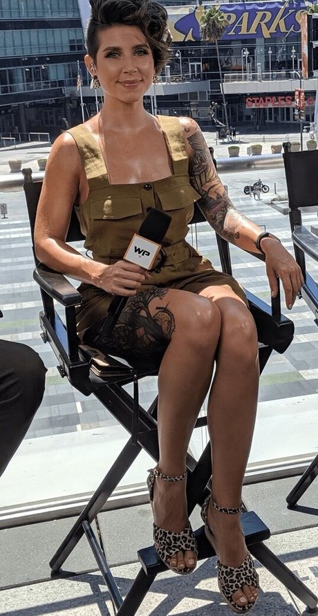 Soe Gwchwind nice model photo