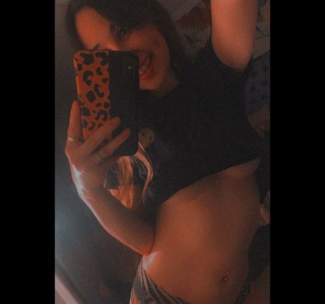 Alisha Wallace xxx model picture