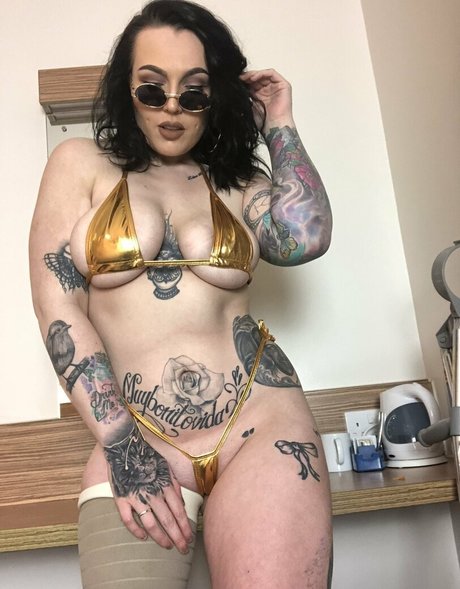 naughtynaturalnova adult star pic