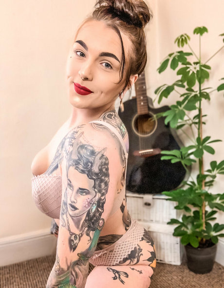 naughtynaturalnova model erotic img