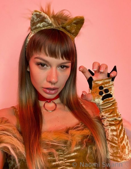 naomiswann exclusive actress photo