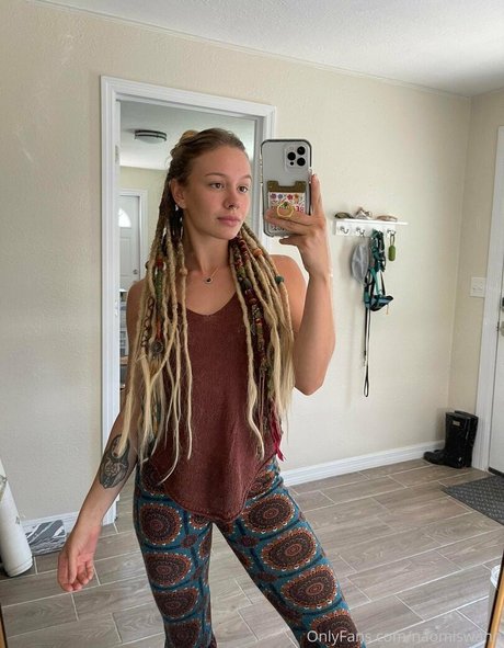 naomiswann pretty star photo