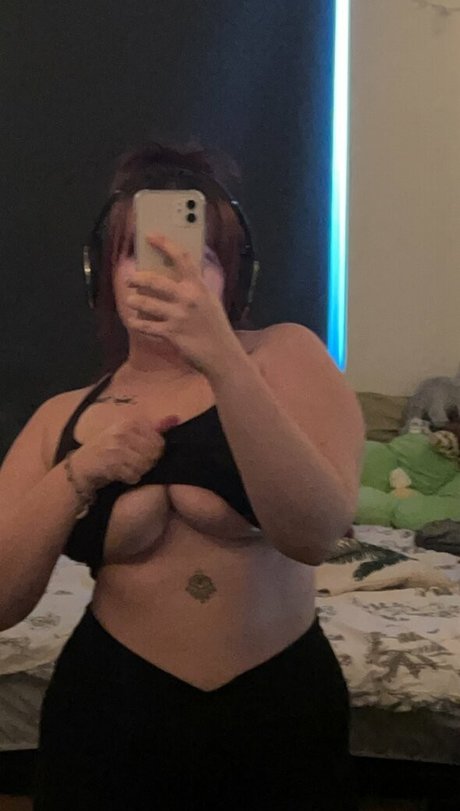 grungek1tten star hot photos