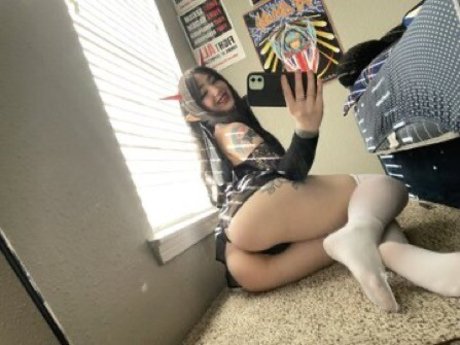 Krissyscx model art pic