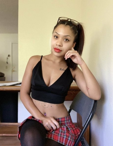 The Lovely Luna star best pictures