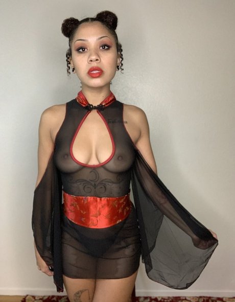 The Lovely Luna exclusive pornstar pictures