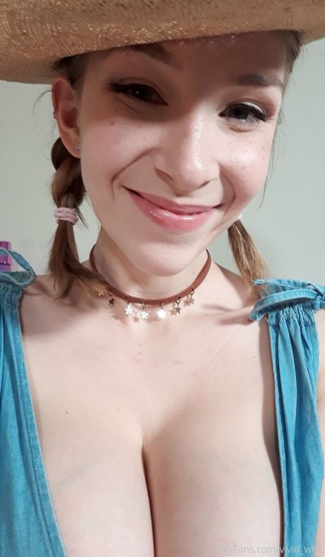 Vivid Whit beautiful actress pics