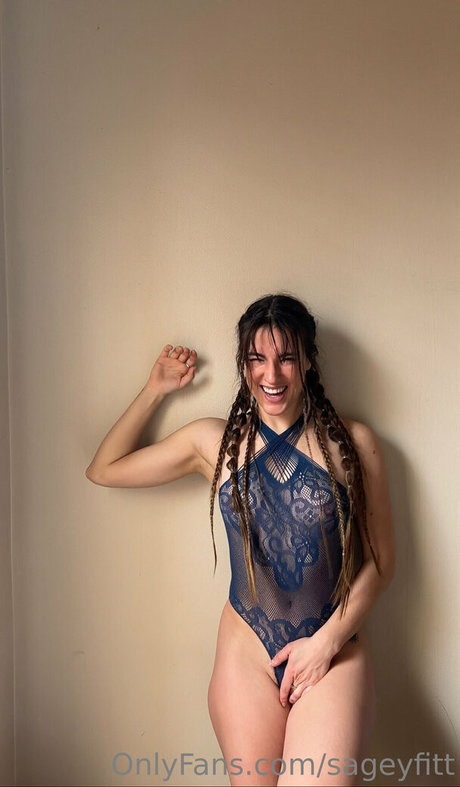 Sagey fit pretty star photo