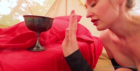 Rose Kelly hot model img