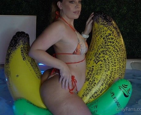 Victoria SG pornstar art pics