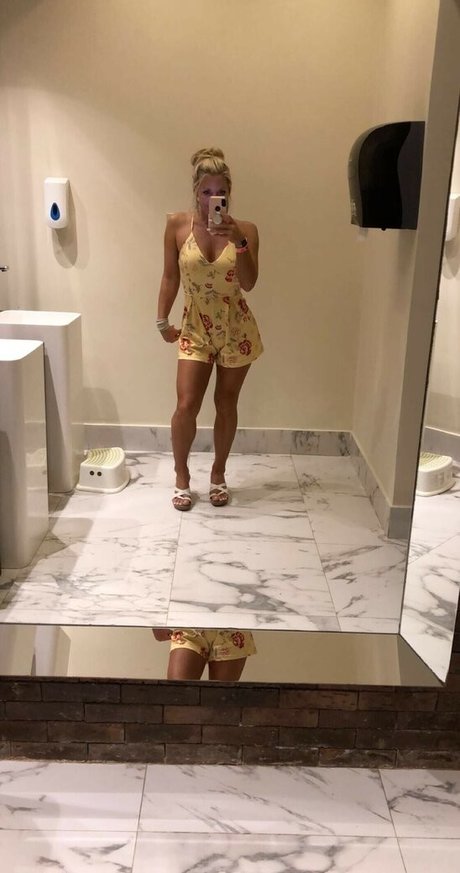 Texasthighs free star pics