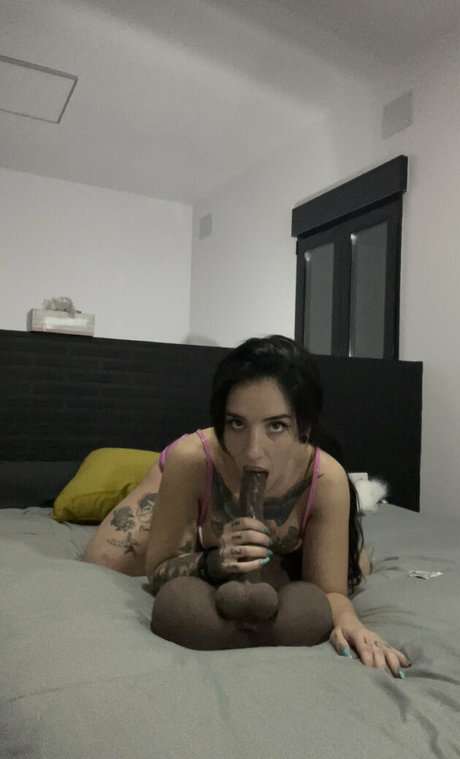 prvega28 nude pornstar img