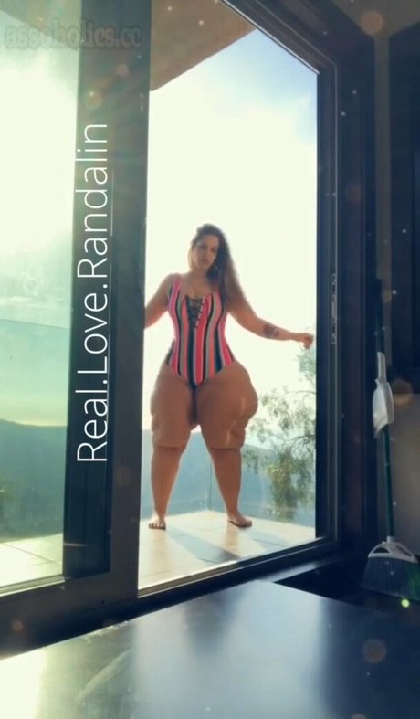 curvy asian onlyfans free image