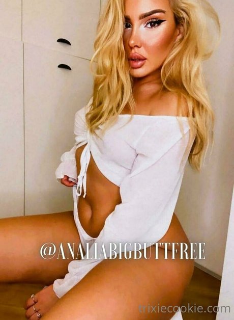 trixiecookiefree hot actress img