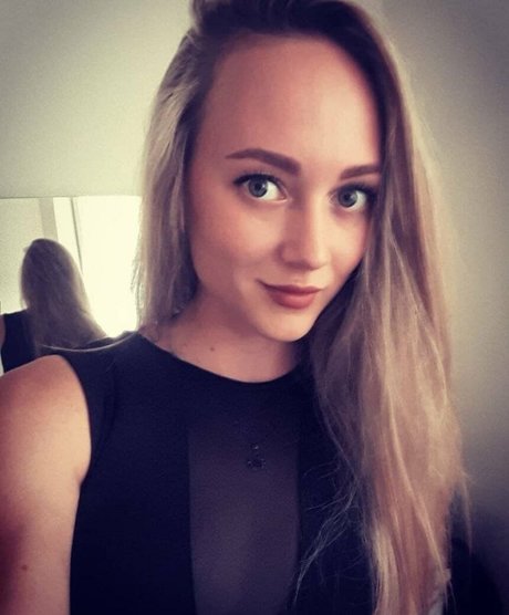 alinalovely model art img