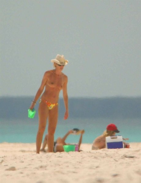 Elle Macpherson high quality star img