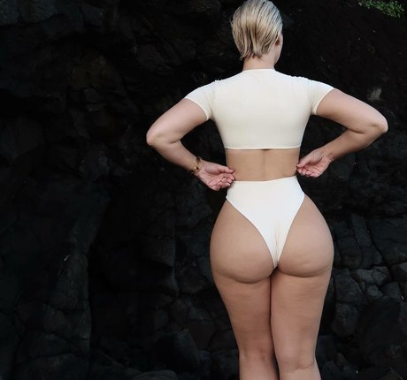 Bianca Elouise hd pornstar images