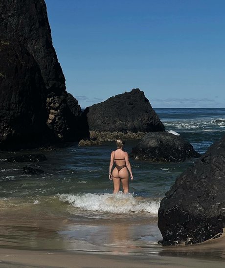 Bianca Elouise star naked pic