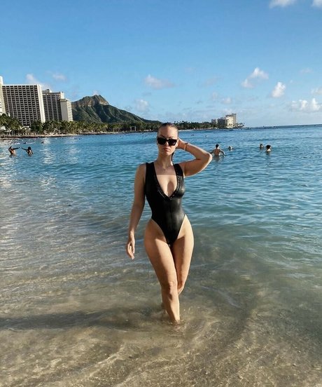 Bianca Elouise pornstar pretty img