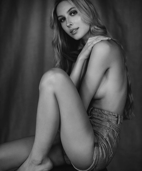 Isabella Spaeth adult model pics