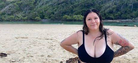 Mirra R pornstar hd pic