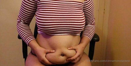 cinnamonstacked model nude images