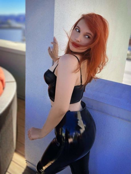 Lara Lunardi actress pics