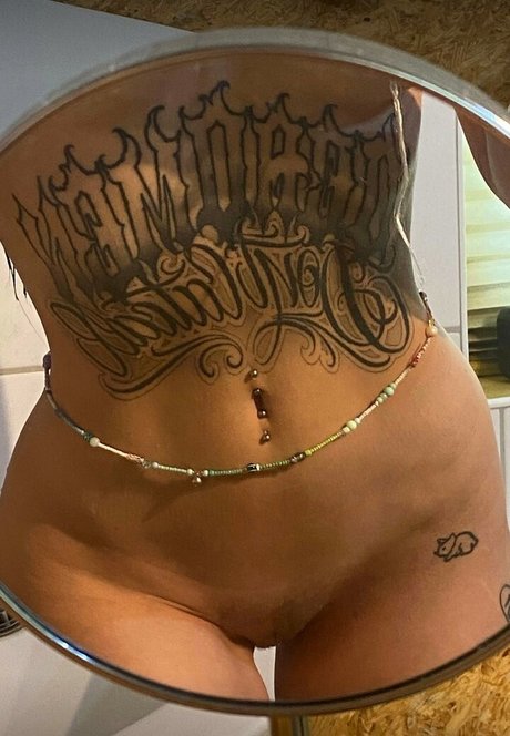 FoxyBebe420 nude pornstar img