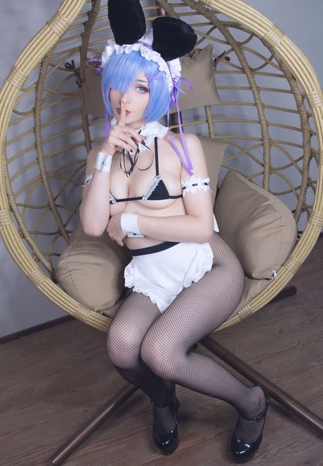 ShiroKitsune model adult pic