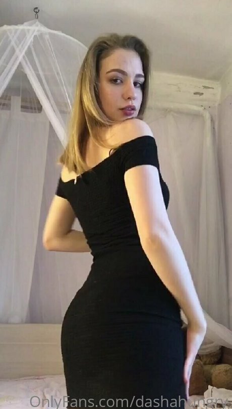 busty brunette onlyfans nude gallery